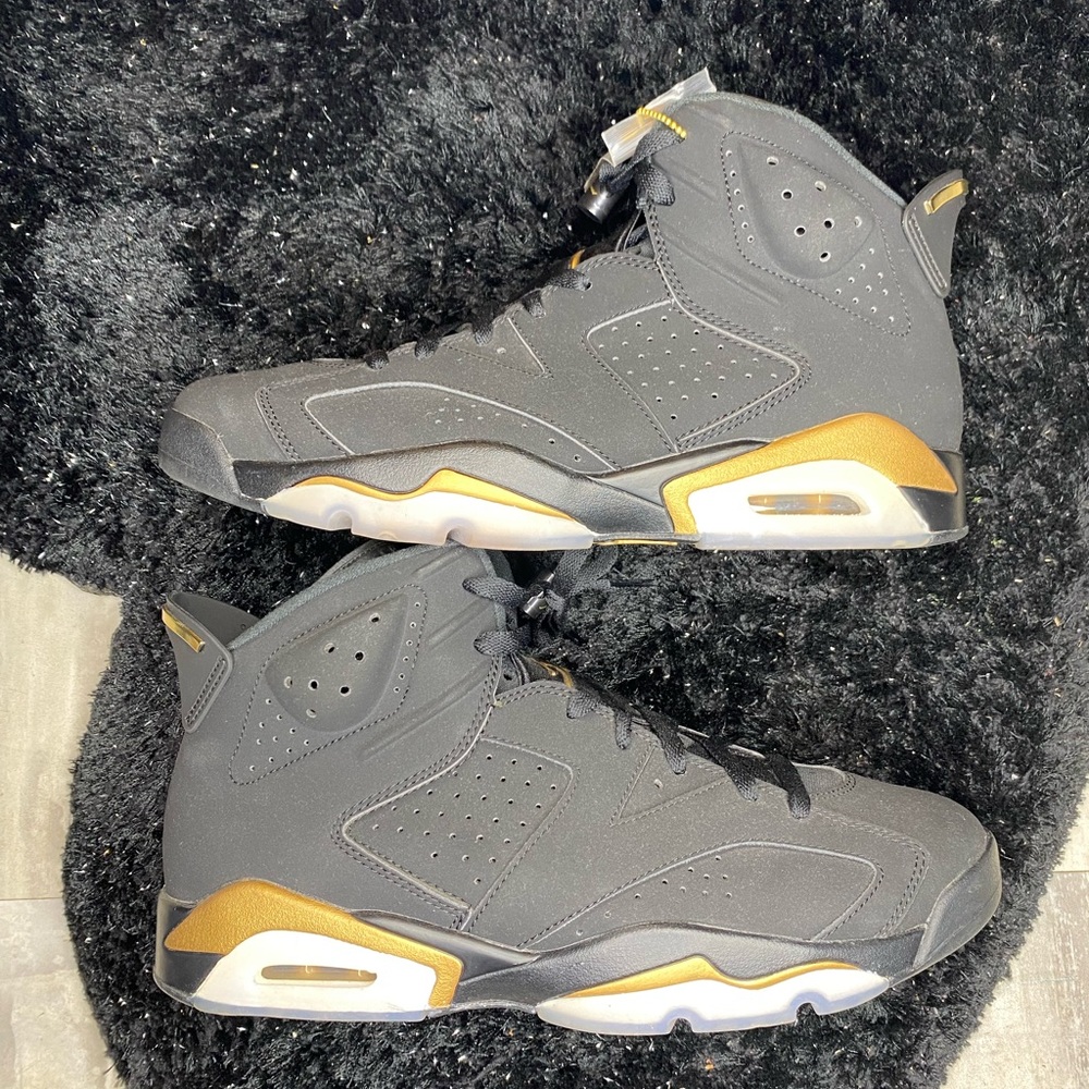Air Jordan 6 “defining moment pack”